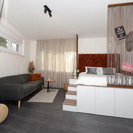 Feel Good & Apartment