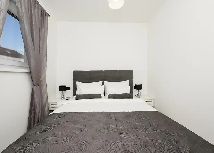 דירה Feel Good & *