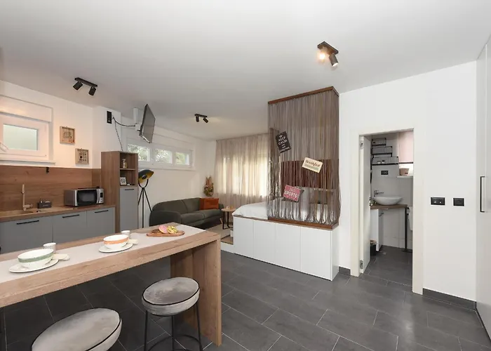 Feel Good & זאדאר