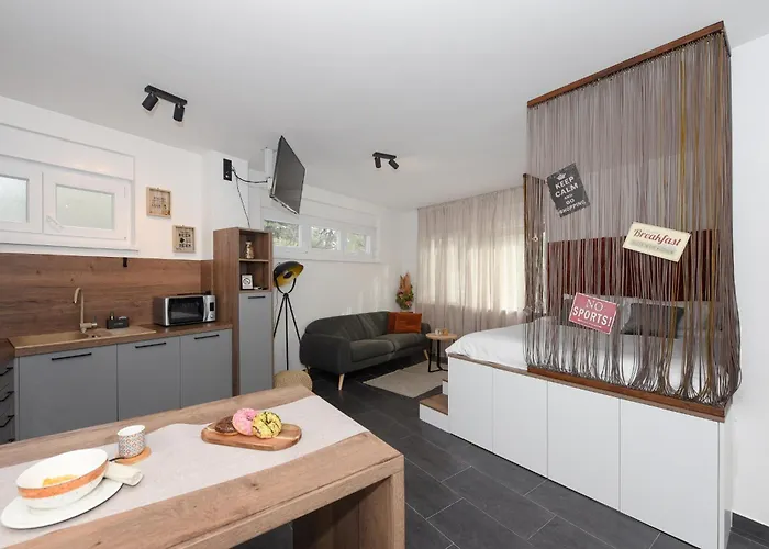 דירה Feel Good & *